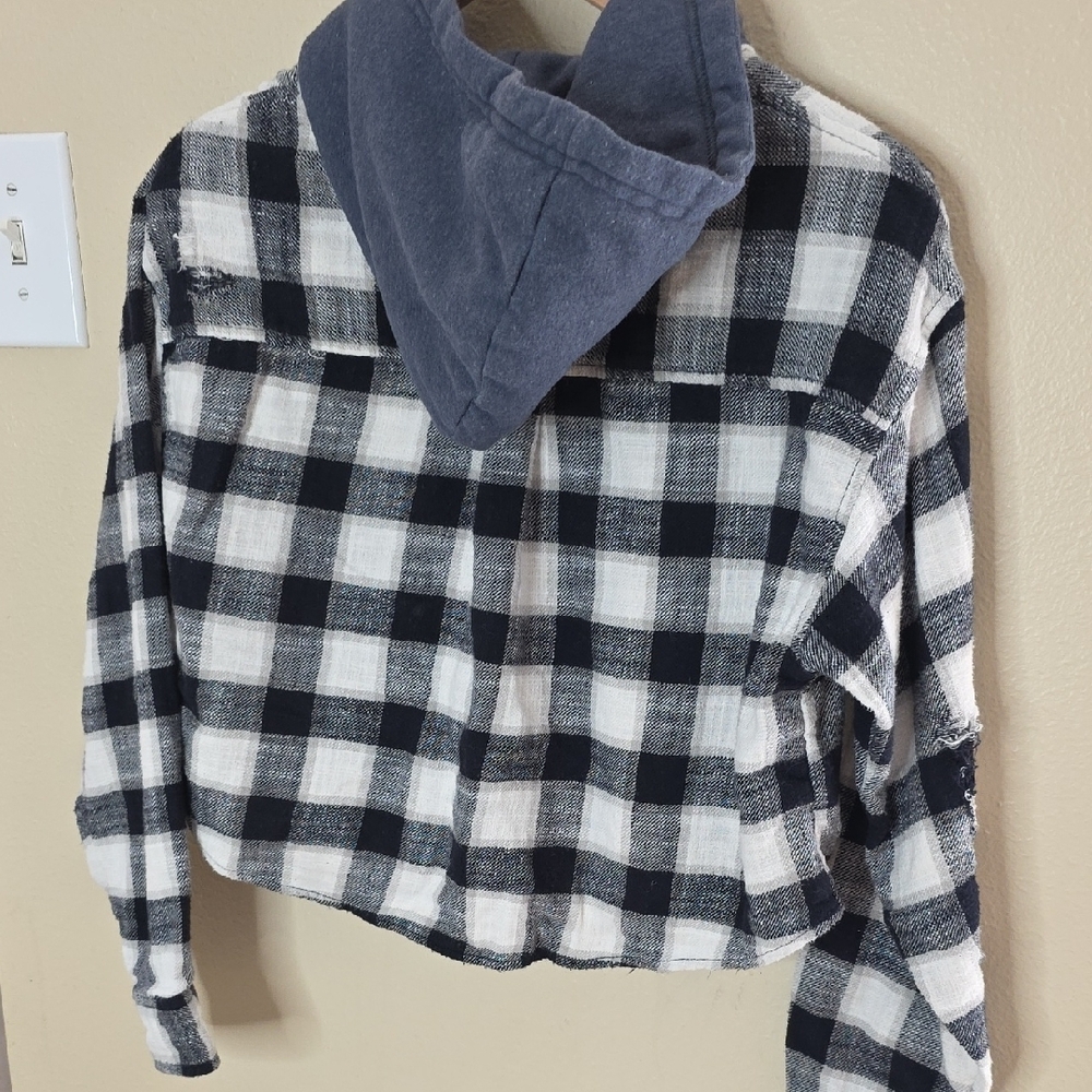 AE Cozy Cabin Cropped Hoodie Flannel Shirt Black White Plaid Distressed S Grunge - Picture 6 of 13